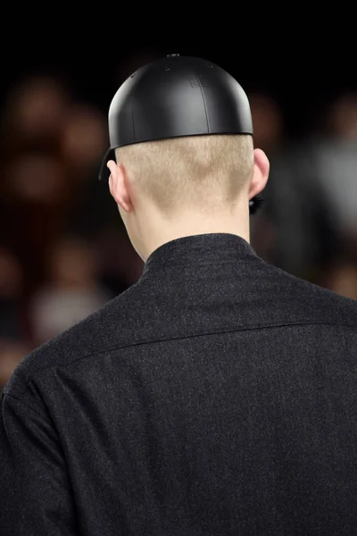 Look 48